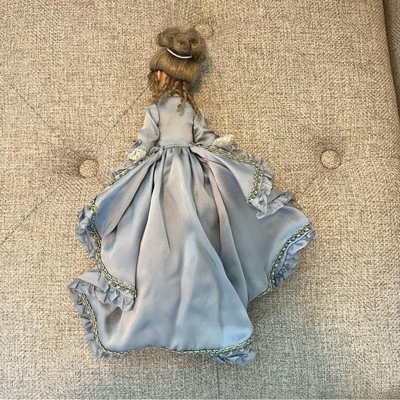 American Girl girls of many lands Cecile of France 9.5 in. - Picture 5 of 10